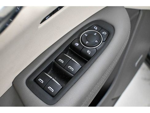 Used 2022 Cadillac XT6 Premium Luxury w/ Technology Package image 35