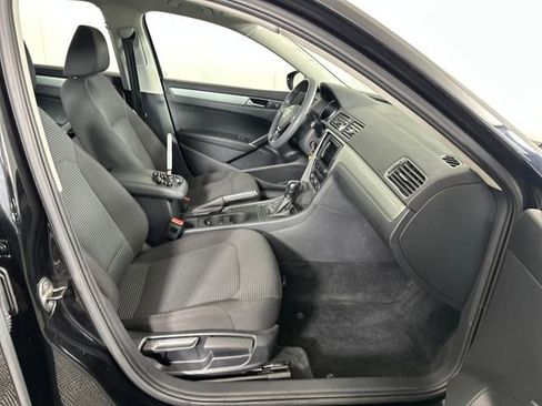 Used 2016 Volkswagen Passat 1.8T S image 28