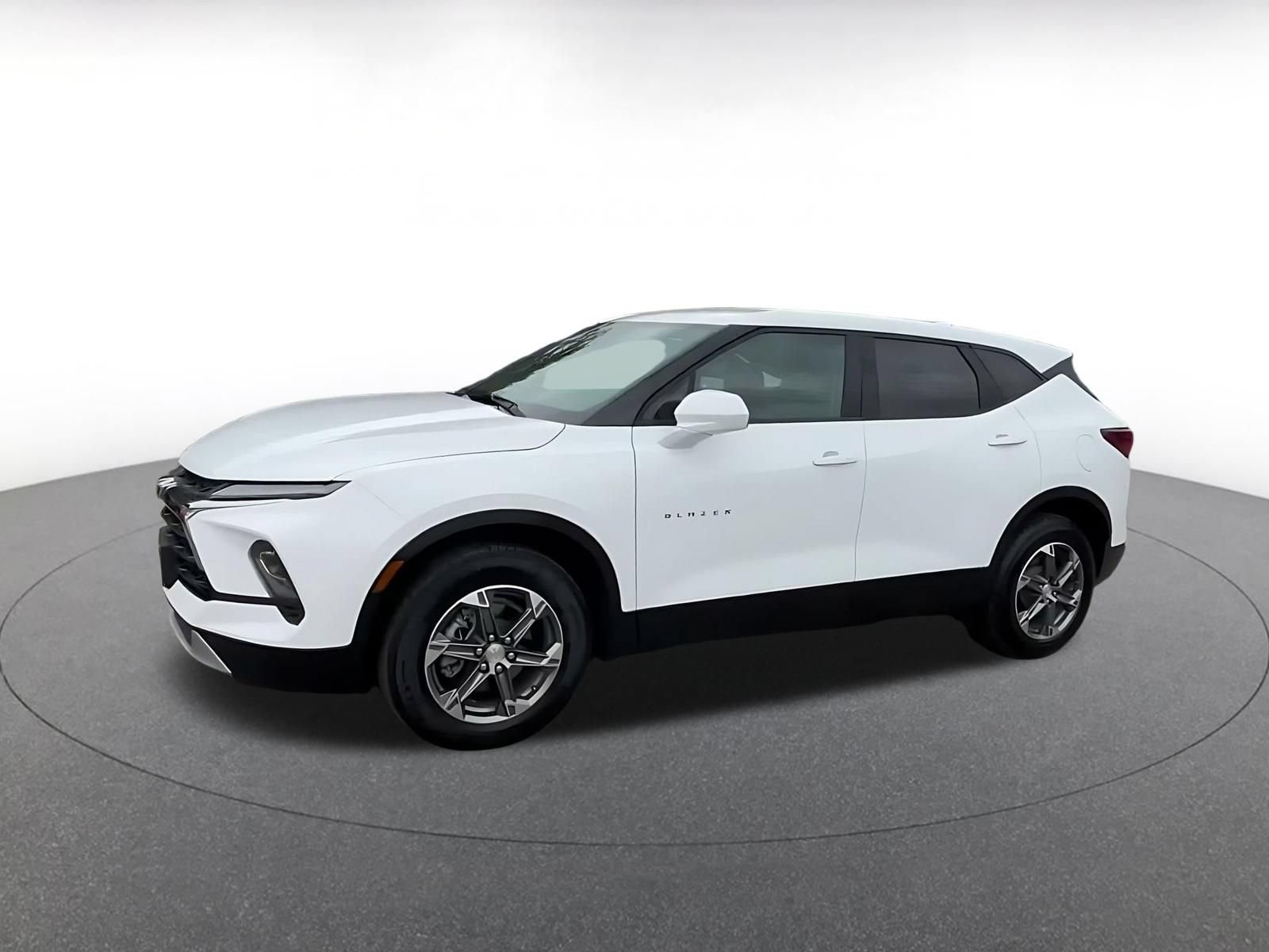 Used 2026 Chevrolet Blazer LT FWD image 7