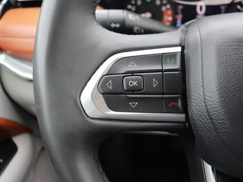 Used 2023 Jeep Compass Limited image 22