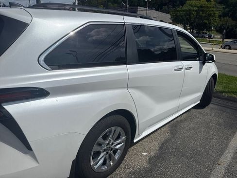 Certified 2026 Toyota Sienna XLE AWD/4WD image 7