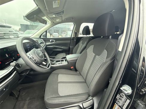 Used 2025 Kia Sorento LX image 11