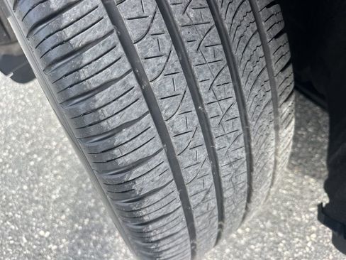 Used 2025 Ford Explorer ST image 37