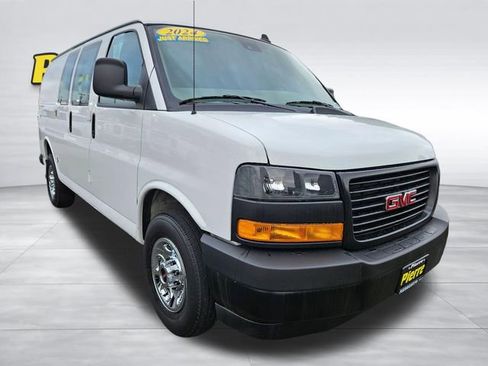 Used 2024 GMC Savana 2500 w/ Driver Convenience Package image 6