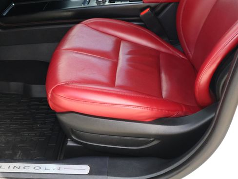 Used 2023 Lincoln Corsair Reserve FWD image 16