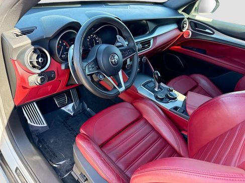 Used 2018 Alfa Romeo Stelvio Ti Sport image 26