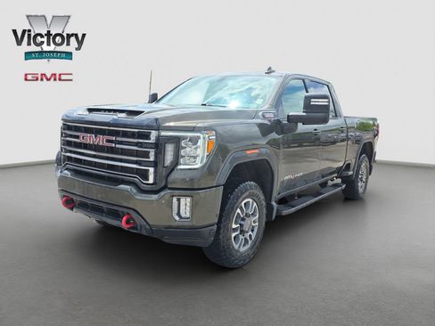Used 2022 GMC Sierra 2500 AT4 AWD/4WD image 3