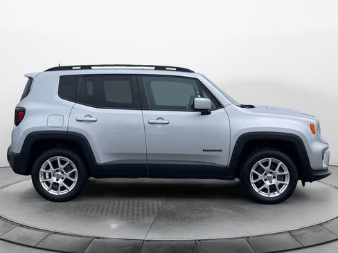 Used 2019 Jeep Renegade Latitude w/ Popular Equipment Group AWD/4WD image 6