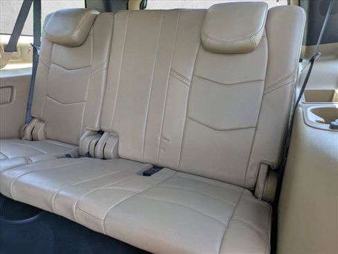 Used 2018 Cadillac Escalade ESV Platinum AWD/4WD image 23