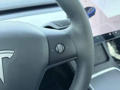 Used 2021 Tesla Model 3 Standard Range Plus image 59