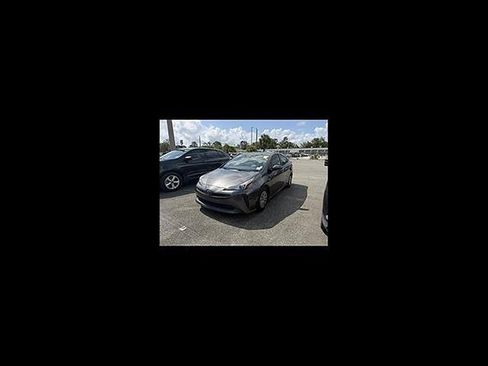 Used 2019 Toyota Prius LE FWD image 1