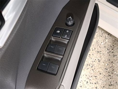 Used 2022 Toyota Camry LE image 22