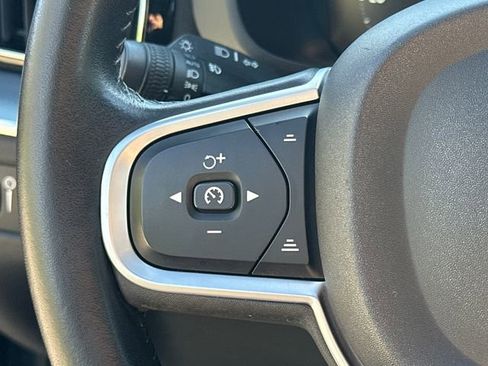 Used 2018 Volvo XC60 T5 Momentum w/ Advanced Package AWD/4WD image 33