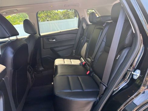 Used 2025 Nissan Rogue SV w/ SV Premium Package FWD image 30