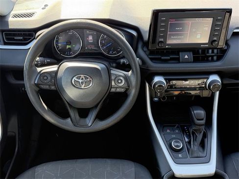 Used 2021 Toyota RAV4 XLE image 10