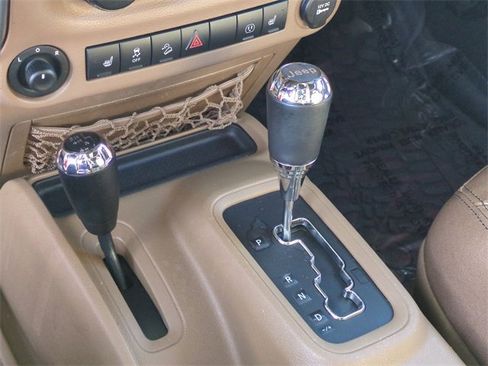 Used 2016 Jeep Wrangler Unlimited Sahara w/ Dual Top Group image 18