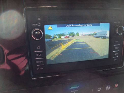 Used 2017 Chevrolet Express 2500 RWD image 35