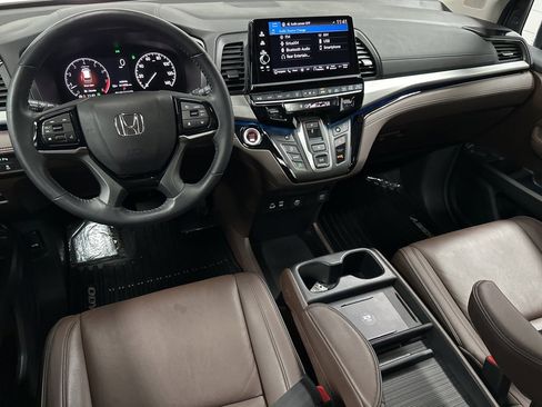 Used 2025 Honda Odyssey Touring image 12
