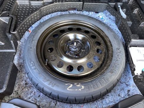 Certified 2024 Ford Escape ST-Line Elite w/ Premium Technology Package image 27