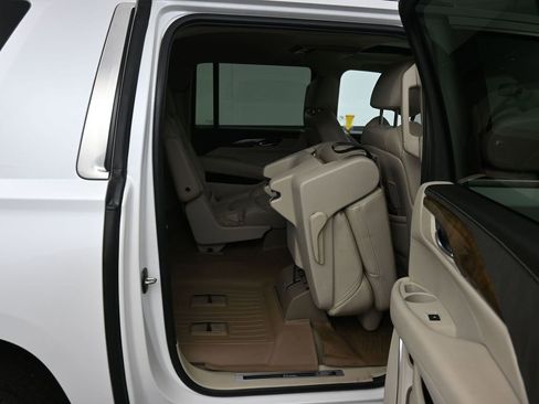 Used 2018 Cadillac Escalade ESV Luxury image 54