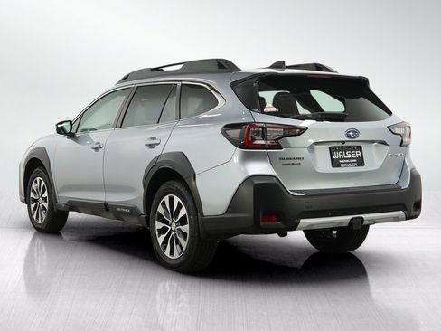 Used 2023 Subaru Outback Limited AWD/4WD image 3