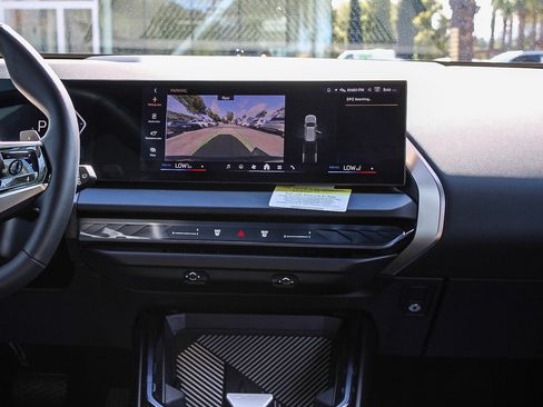 Used 2025 BMW X3 xDrive30i AWD/4WD image 13