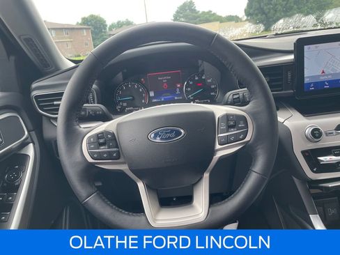 Used 2024 Ford Explorer XLT w/ Equipment Group 202A AWD/4WD image 20