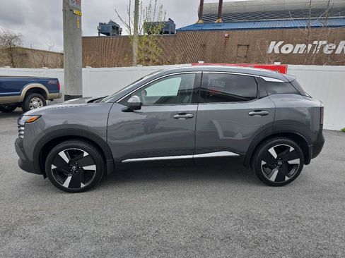 Used 2025 Nissan Kicks SR AWD/4WD image 11