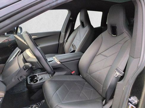 Used 2024 BMW iX xDrive50 w/ Premium Package AWD/4WD image 17