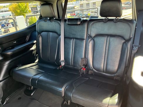 Used 2024 Jeep Wagoneer Series II image 16