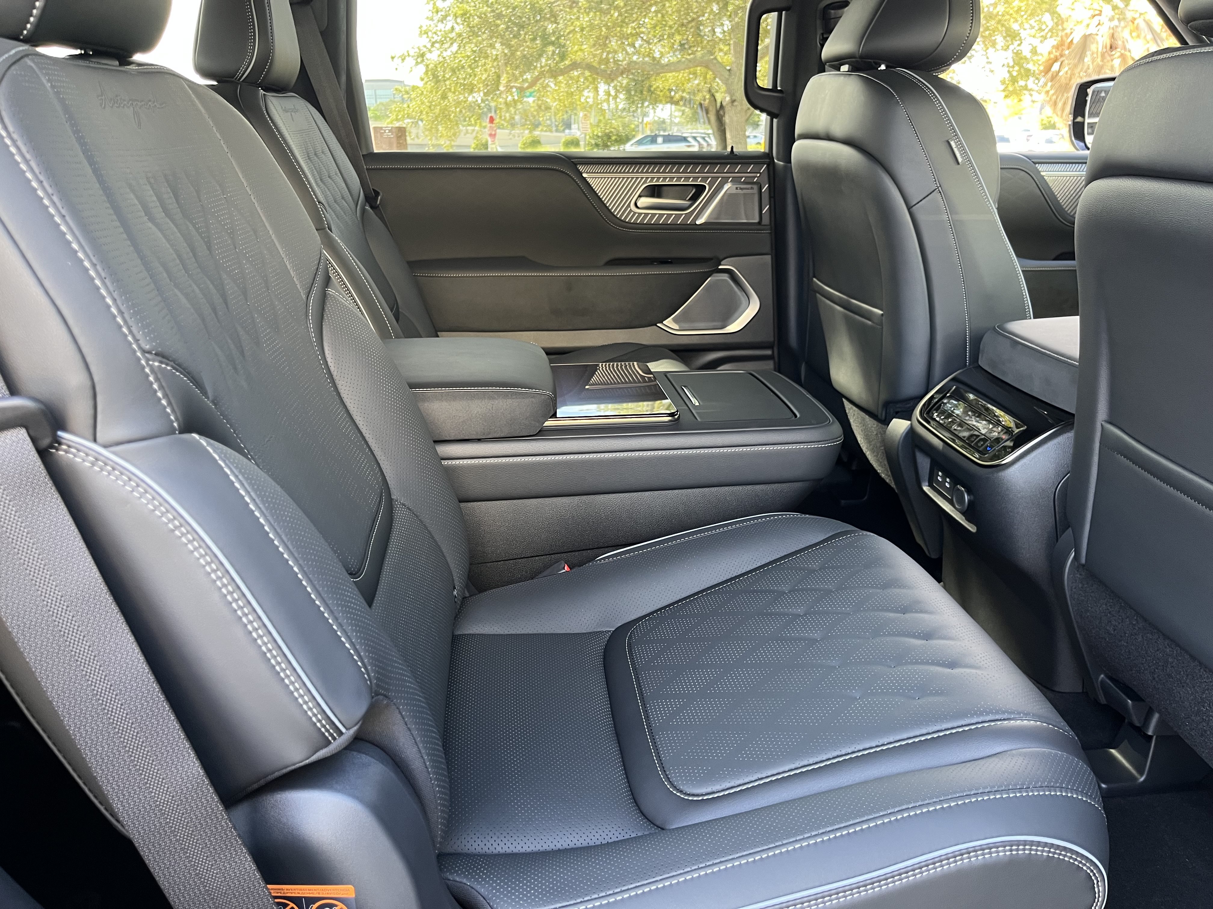 New 2027 INFINITI QX80 Autograph w/ Premium Cargo Package AWD/4WD image 17
