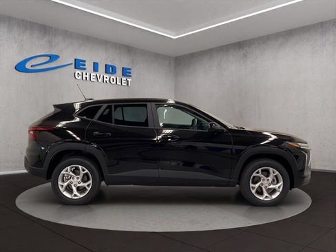 New 2026 Chevrolet Trax LS w/ LS Convenience Package FWD image 15