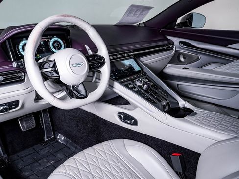 Used 2024 Aston Martin DB12 Coupe image 24