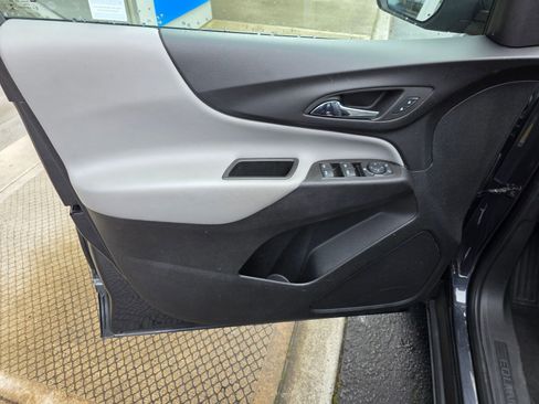 Used 2022 Chevrolet Equinox LS w/ LS Convenience Package image 10