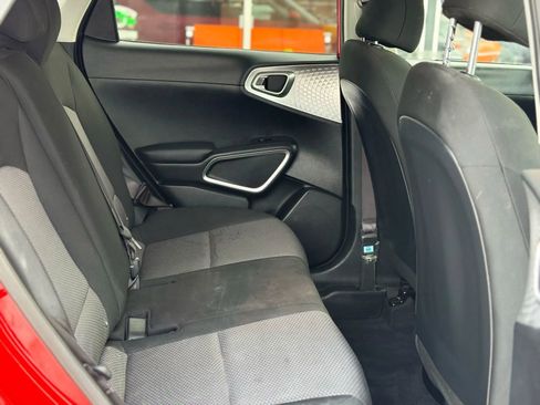 Used 2025 Kia Soul LX image 11