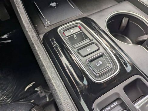 Used 2025 Honda Pilot Touring image 12