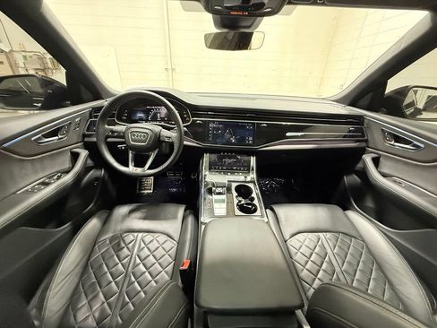 Used 2025 Audi SQ8 Premium Plus w/ 23" Wheel Package AWD/4WD image 43