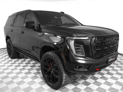 Used 2025 GMC Yukon AT4 w/ AT4 Premium Plus Package AWD/4WD image 3