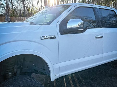 Used 2018 Ford F150 Platinum w/ Equipment Group 701A Luxury image 3