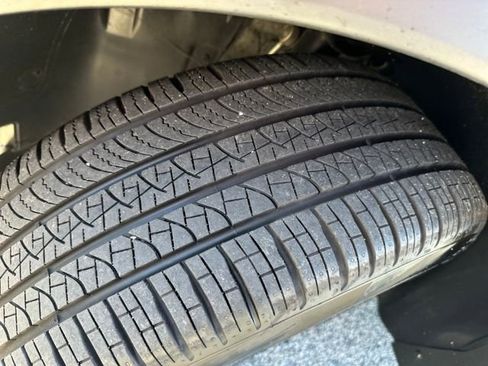 Certified 2024 Volkswagen Tiguan SE R-Line image 37