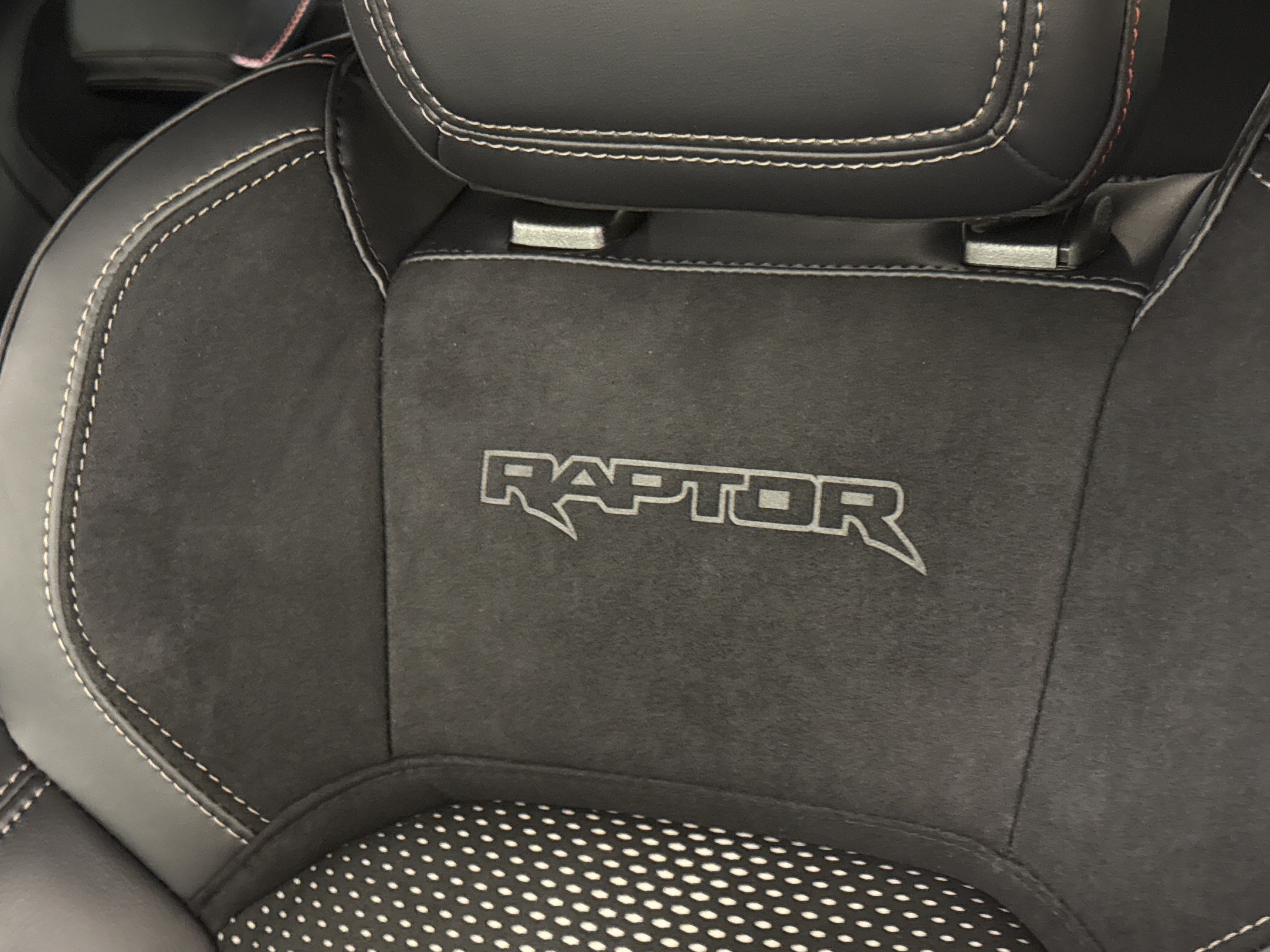 New 2026 Ford Bronco Raptor w/ Interior Carbon Fiber Pack AWD/4WD image 12