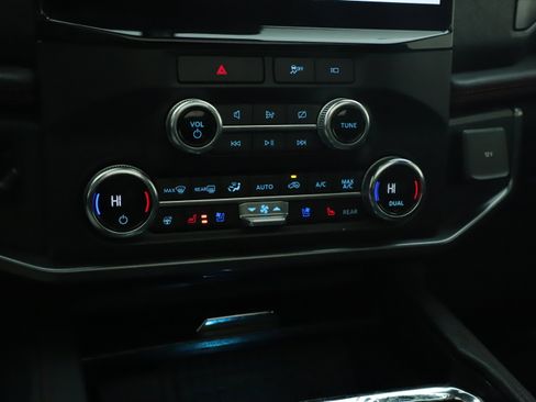 Used 2022 Ford Expedition Limited image 27