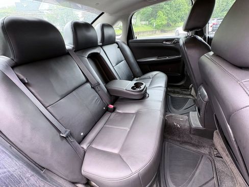Used 2011 Chevrolet Impala LT w/ Luxury Edition Package FWD image 18