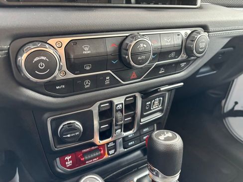 Used 2024 Jeep Wrangler Unlimited Rubicon image 21