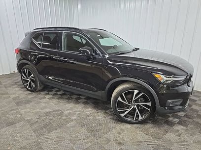 Used 2022 Volvo XC40 T5 R-Design w/ Climate Package