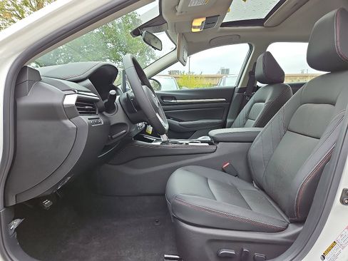 New 2025 Nissan Altima 2.5 SR w/ SR Premium Package image 11