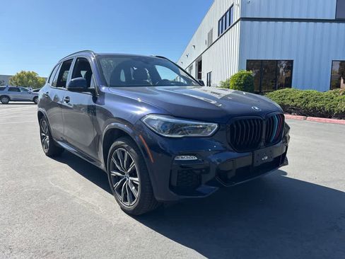 Used 2021 BMW X5 M50i w/ Executive Package image 2