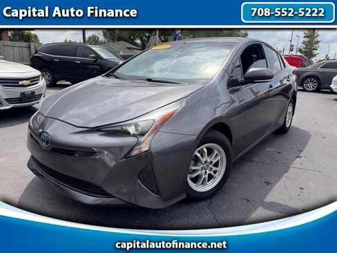 Used 2018 Toyota Prius Two image 1