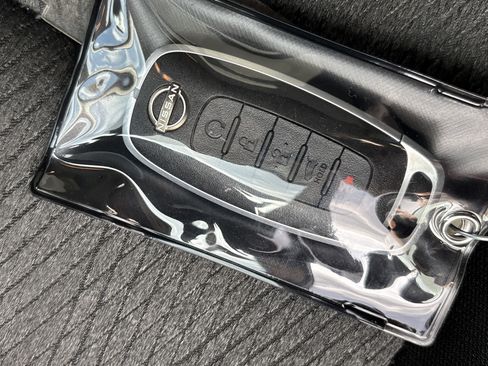 Used 2024 Nissan Rogue SV image 37