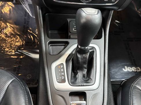 Used 2014 Jeep Cherokee Limited w/ Luxury Group image 22